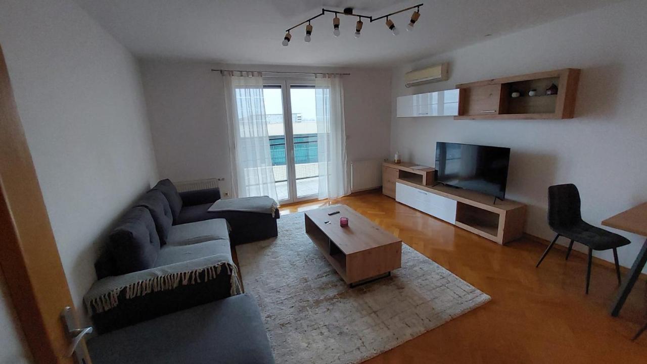 Med Man Apartmani Slavonski Brod Buitenkant foto