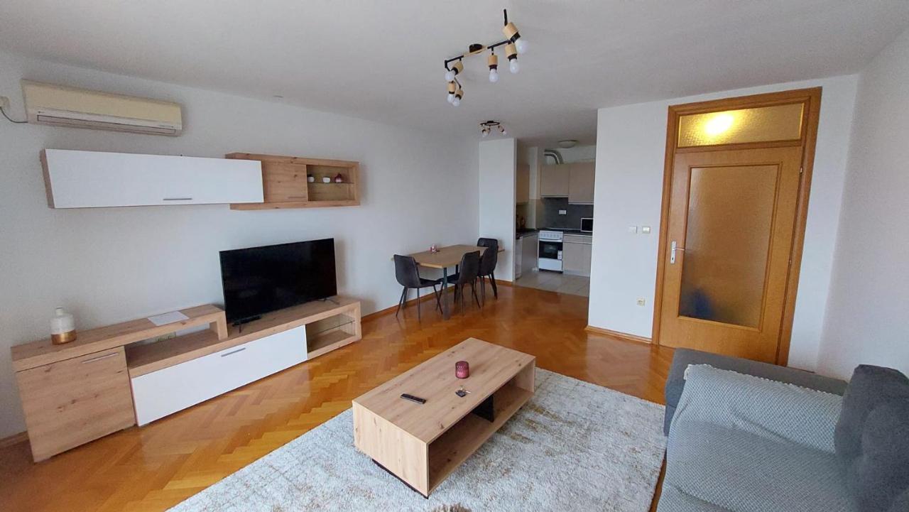 Med Man Apartmani Slavonski Brod Buitenkant foto